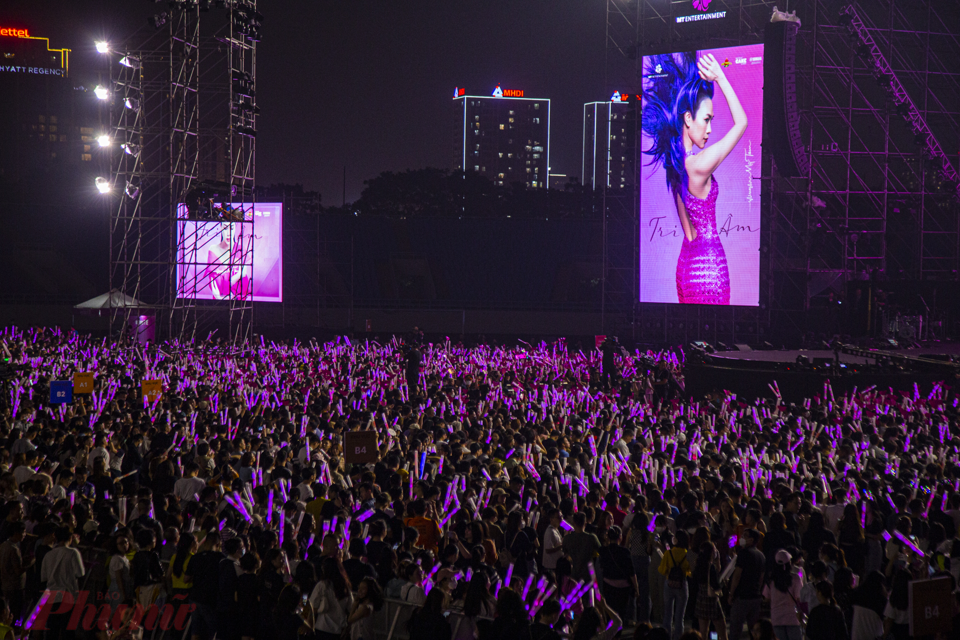 Concert nội địa đến D-8, chi hàng triệu đến chục triệu đồng đu G-Dragon, BLACKPINK vẫn hết vé - Fan Việt dạo này giàu quá!- Ảnh 6. Concert nội địa đến D-8, chi hàng triệu đến chục triệu đồng đu G-Dragon, BLACKPINK vẫn hết vé - Fan Việt dạo này giàu quá!- Ảnh 6.