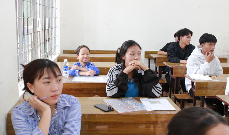 Nguyễn Văn Thiện - "dũng sĩ tí hon" giữa Kỳ thi tốt nghiệp THPT- Ảnh 1.