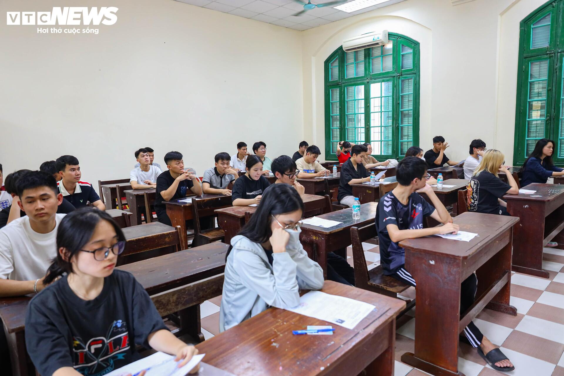 Hơn 1,16 triệu thí sinh bước vào kỳ thi tốt nghiệp THPT lịch sử- Ảnh 9.
