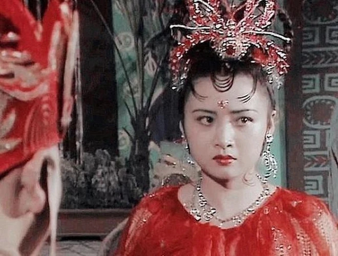 Yêu tinh nhện đẹp nhất Tây du ký từng khiến đạo diễn phá lệ, giờ là bà trùm Cbiz- Ảnh 1. Yêu tinh nhện đẹp nhất Tây du ký từng khiến đạo diễn phá lệ, giờ là bà trùm Cbiz- Ảnh 1.