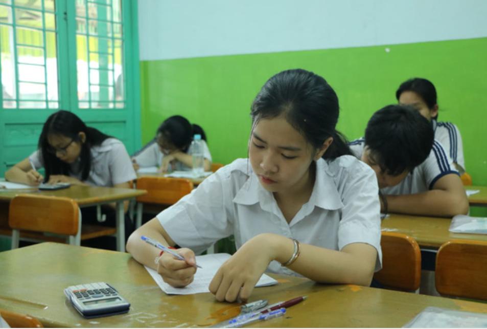 Chờ điểm chuẩn lớp 10: Phụ huynh nên làm gì trong giai đoạn bản lề?- Ảnh 1.