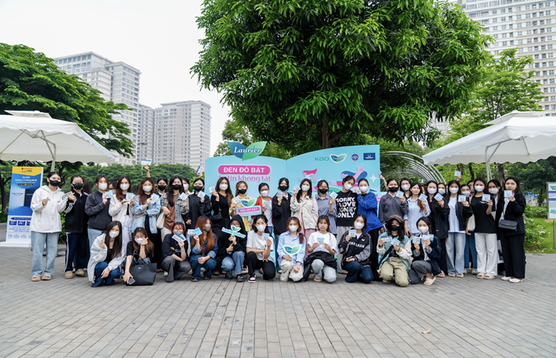 “Đèn đỏ bật – Tự tin không tắt”: Nơi Gen Z cùng mở lòng và yêu thương chính mình hơn trong những “ngày khó ở”- Ảnh 1.