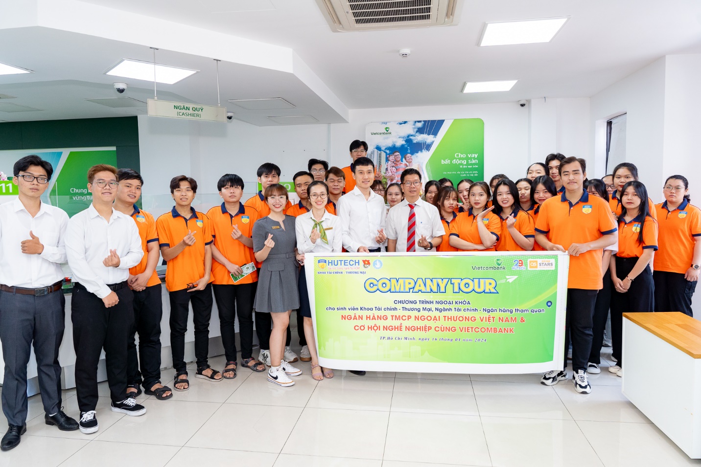 Chạm thực tiễn - Bắt nhịp xu hướng: Sinh viên Tài chính - Ngân hàng HUTECH sẵn sàng vào nghề- Ảnh 3.