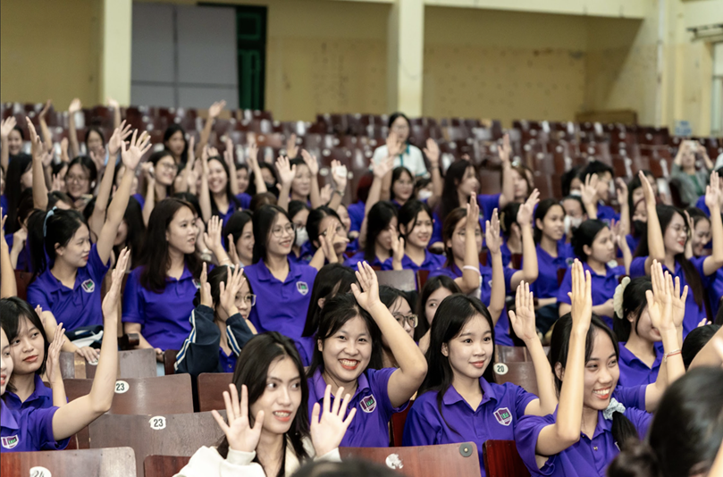 “Đèn đỏ bật – Tự tin không tắt”: Nơi Gen Z cùng mở lòng và yêu thương chính mình hơn trong những “ngày khó ở”- Ảnh 4.