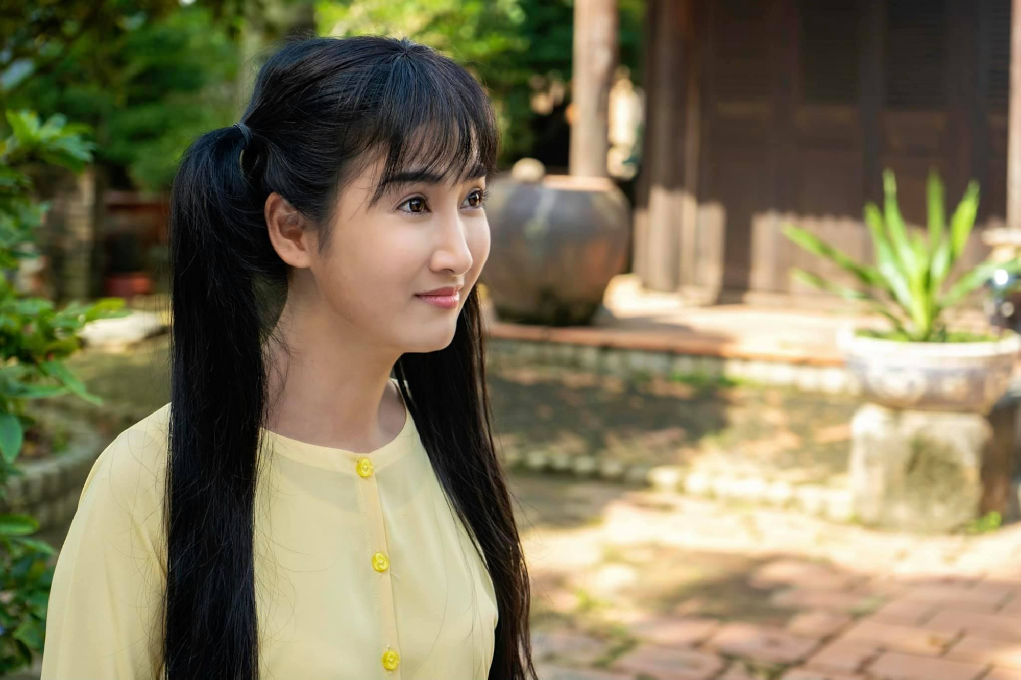 5 mỹ nhân Việt điêu đứng vì quá đẹp: Lan Ngọc lố hết cỡ vẫn không xấu nổi, số 1 bị chê là đúng- Ảnh 9. 5 mỹ nhân Việt điêu đứng vì quá đẹp: Lan Ngọc lố hết cỡ vẫn không xấu nổi, số 1 bị chê là đúng- Ảnh 9.