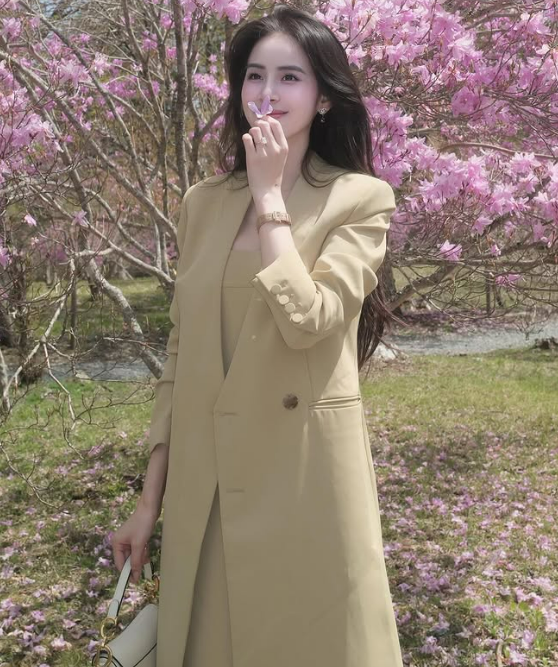 "Kim Tae Hee Việt Nam" 2k2 được chồng cưng như trứng: Chăm chút từ đầu tới gót chân, diện đồ hiệu chóng mặt- Ảnh 2.