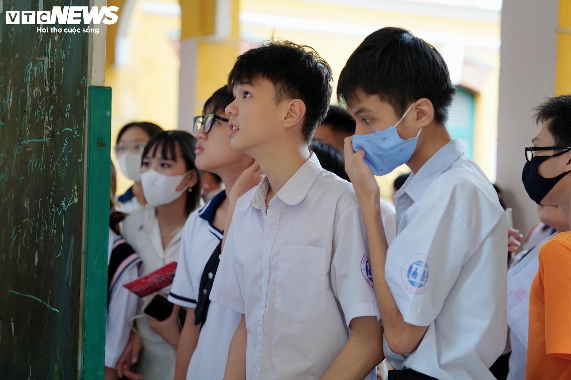 Hơn 1,16 triệu thí sinh bước vào kỳ thi tốt nghiệp THPT lịch sử- Ảnh 28.