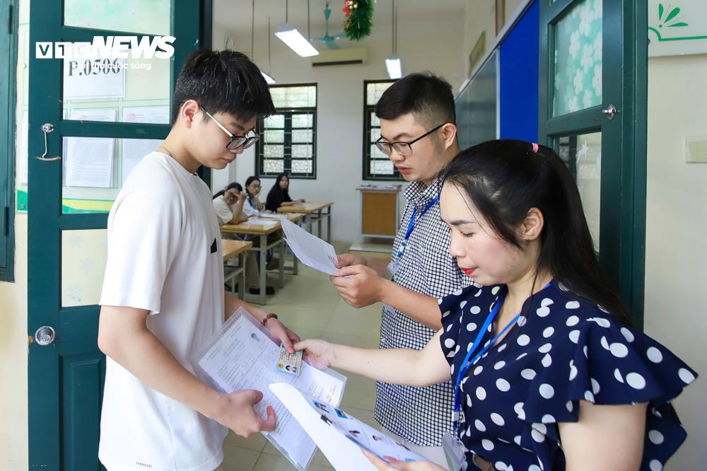 Hơn 1,16 triệu thí sinh bước vào kỳ thi tốt nghiệp THPT lịch sử- Ảnh 15.