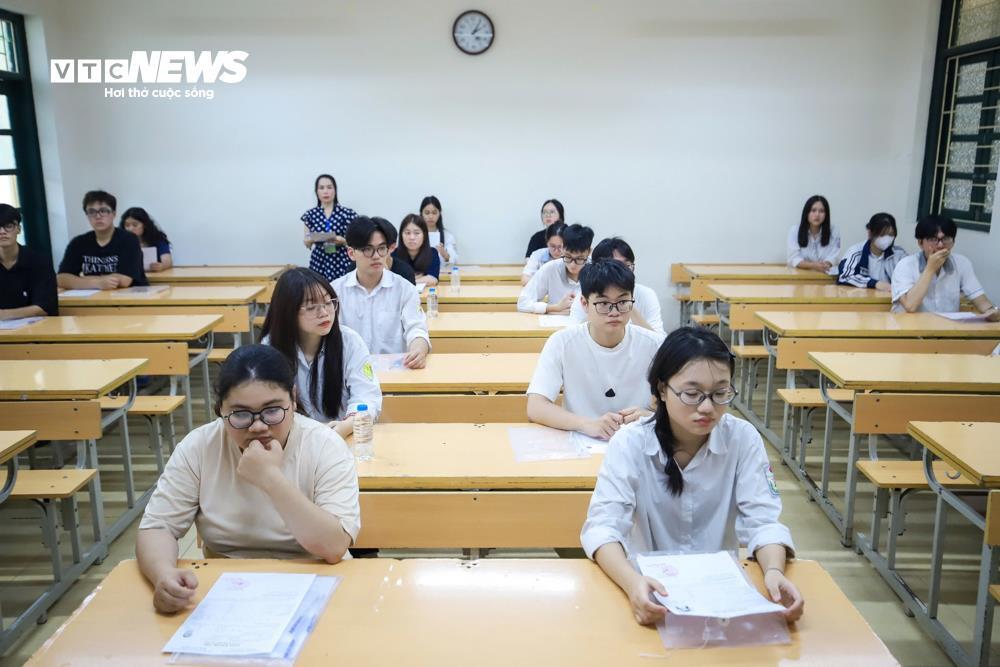 Hơn 1,16 triệu thí sinh bước vào kỳ thi tốt nghiệp THPT lịch sử- Ảnh 18.