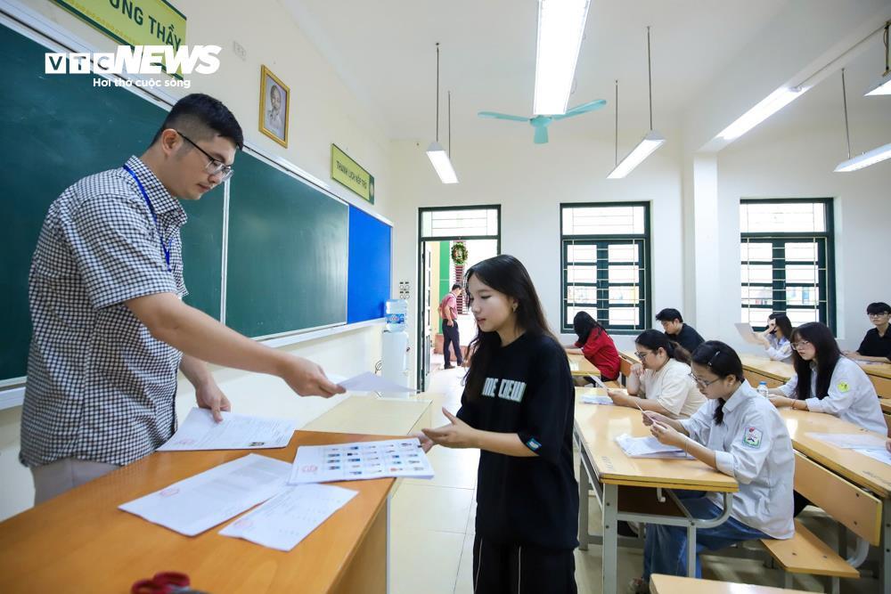 Hơn 1,16 triệu thí sinh bước vào kỳ thi tốt nghiệp THPT lịch sử- Ảnh 17.