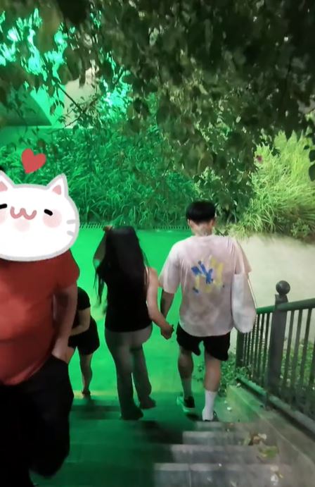 Doãn Hải My vừa “trốn con” đi xem G-Dragon cùng Đoàn Văn Hậu giờ lại bị bắt gặp tay trong tay với chàng đi dạo- Ảnh 2.