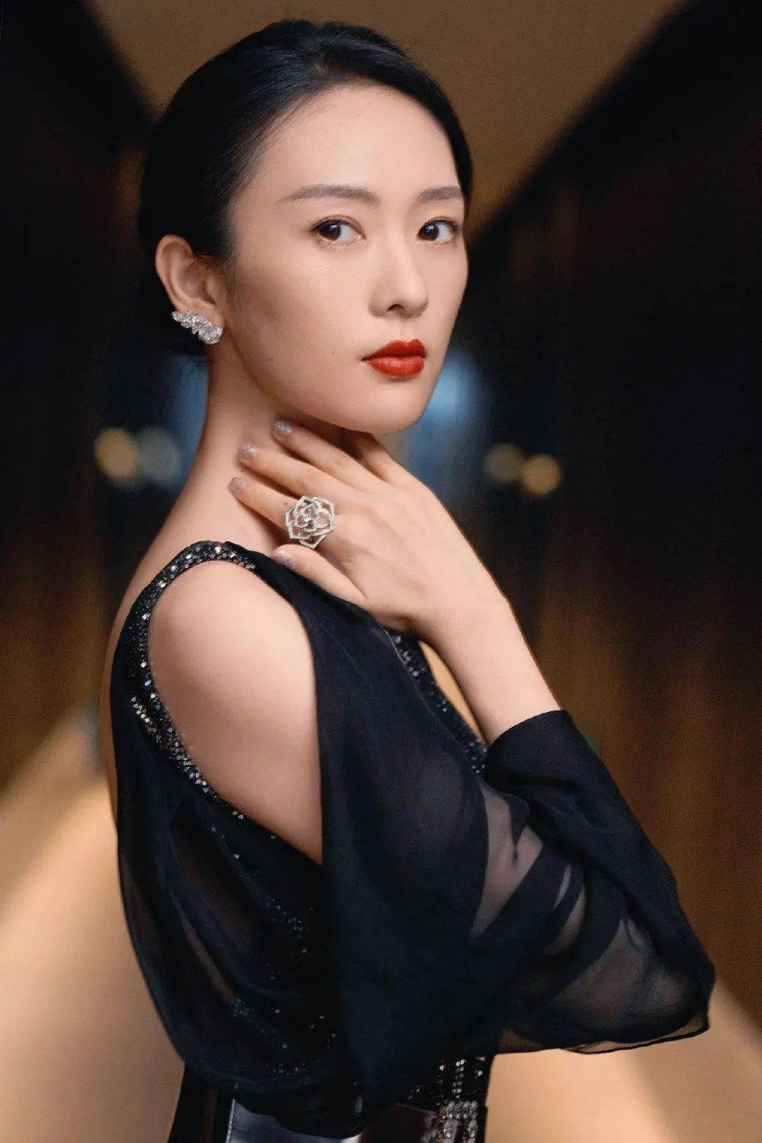 Mỹ nhân hạng A ê chề nhất Trung Quốc hiện tại: Flop sấp mặt mà đánh giá Lưu Diệc Phi, trò hề lớn nhất 2025?- Ảnh 1. Mỹ nhân hạng A ê chề nhất Trung Quốc hiện tại: Flop sấp mặt mà đánh giá Lưu Diệc Phi, trò hề lớn nhất 2025?- Ảnh 1.