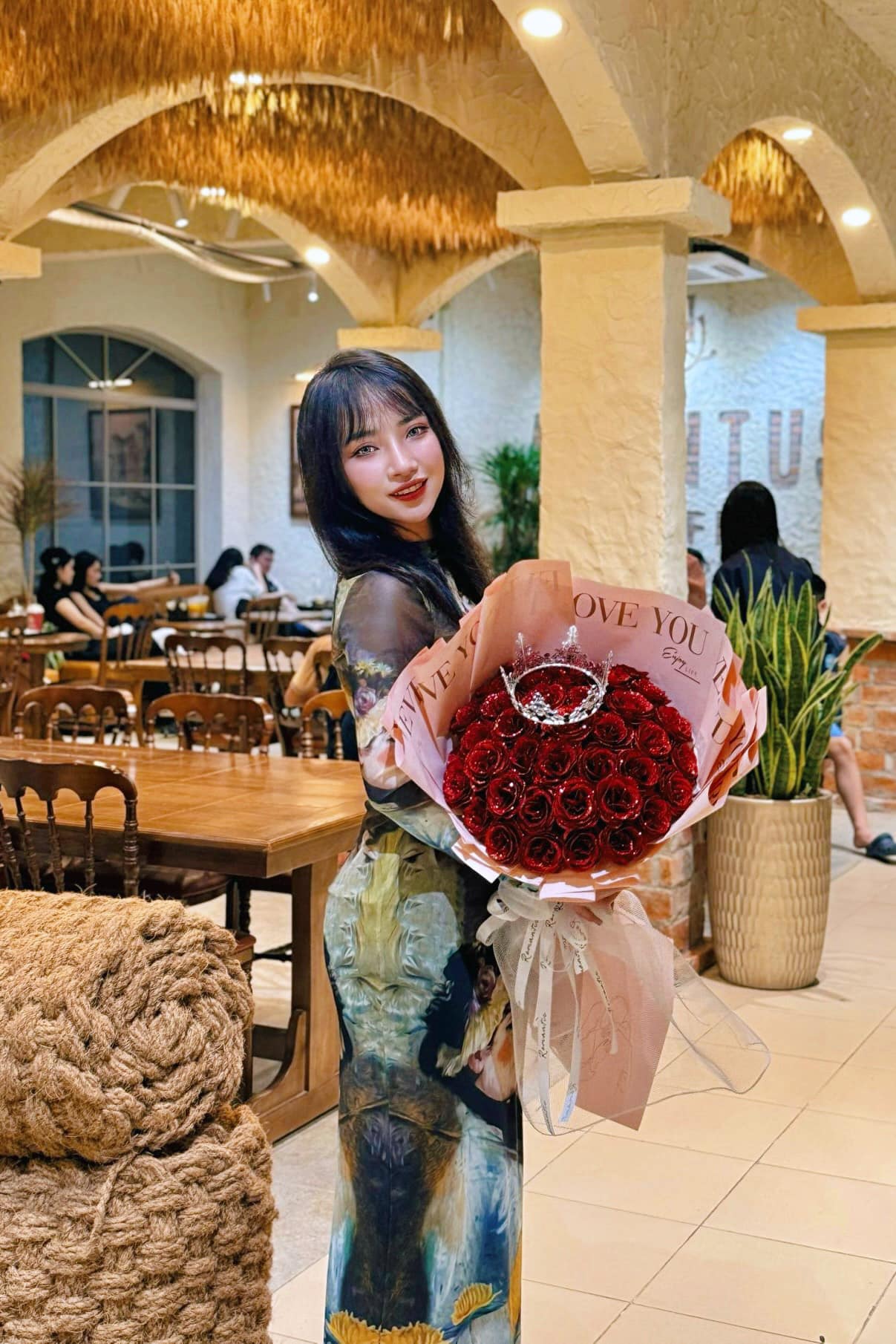 "Nam thần" U23 Việt Nam cầu hôn bạn gái sau 7 năm hẹn hò, nàng WAG cực sexy, thành tích học tập mới đáng nể- Ảnh 2.