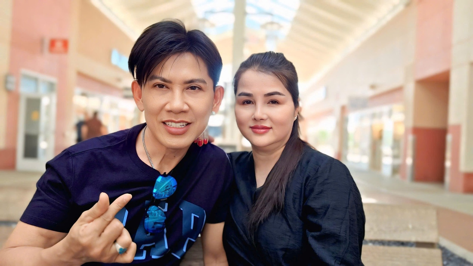 Nam ca sĩ body tráng kiện như thanh niên, U60 lần đầu công khai bạn gái Việt kiều- Ảnh 1.