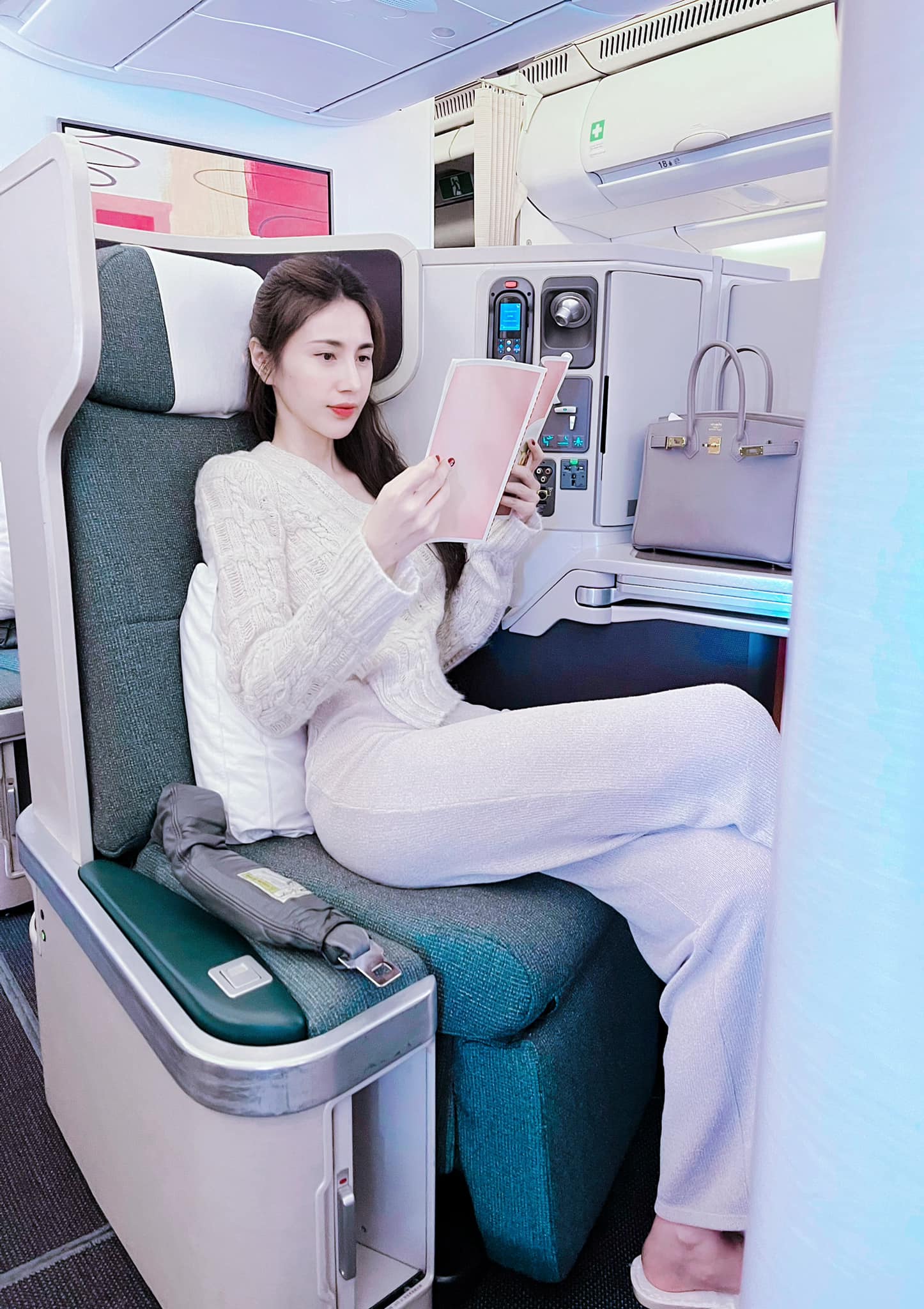 Công Vinh để lộ hình ảnh gây sốc của Thuỷ Tiên sau nửa năm ở ẩn- Ảnh 6.