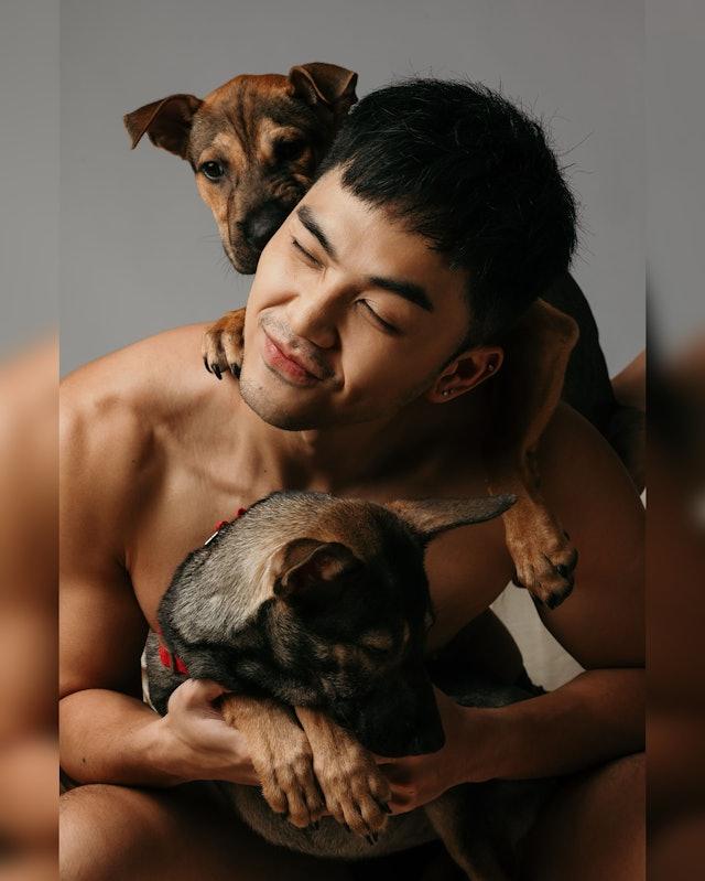 “Phò mã bạc tỷ” lộ ảnh nhạy cảm, vợ đại gia phản ứng thế nào?- Ảnh 2.