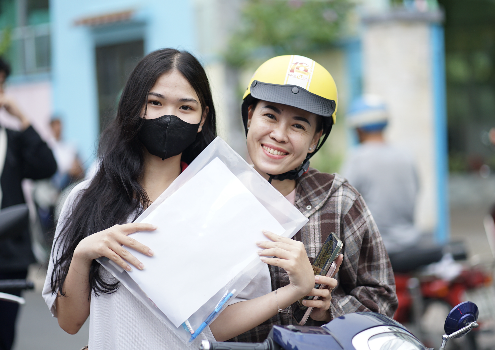 Kết thúc buổi đầu tiên thi tốt nghiệp THPT 2025: Đề hay, thí sinh phấn khởi, được 1/3 chặng đường rồi!- Ảnh 44.