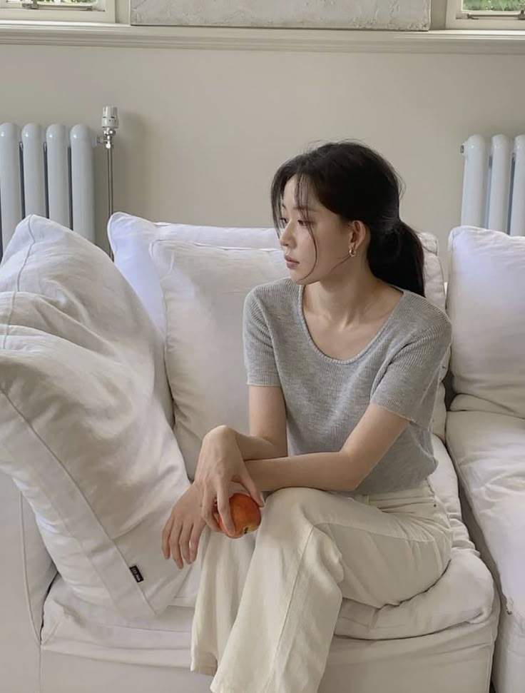 Làm gì có tiền mà tiết kiệm- Ảnh 1.