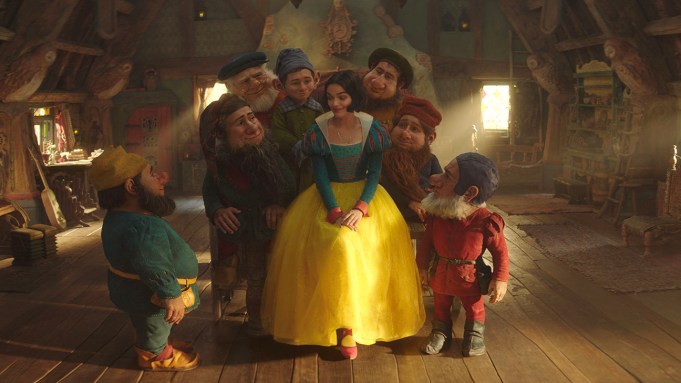 Rachel Zegler trị liệu tâm lý sau tranh cãi dữ dội về phim Snow White- Ảnh 2.