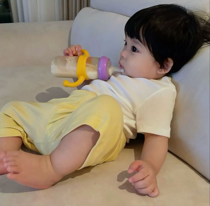 EQ là yếu tố cốt lõi để trẻ thành công và hạnh phúc, bố mẹ có thể hỗ trợ con trở thành người biết yêu thương và làm chủ bản thân- Ảnh 1.