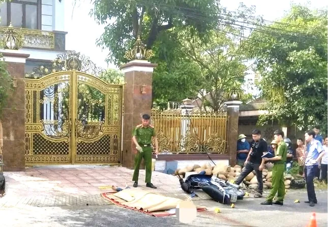 Va chạm với xe đầu kéo, người đàn ông tử vong tại chỗ- Ảnh 1.