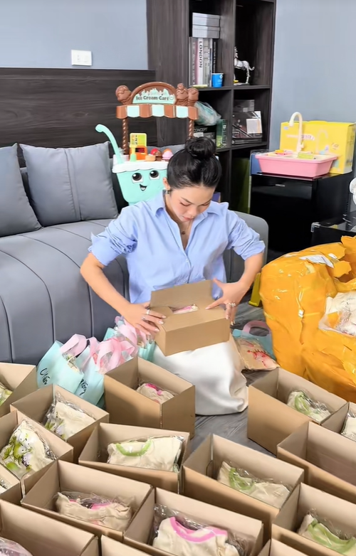 "Phú bà" Bắc Giang khiến hội mẹ bỉm nhức cái đầu vì yêu cầu bảo mẫu xếp bát ăn dặm cho con: Mỗi ngày 1 bộ, lại còn phải theo chủ đề- Ảnh 28.