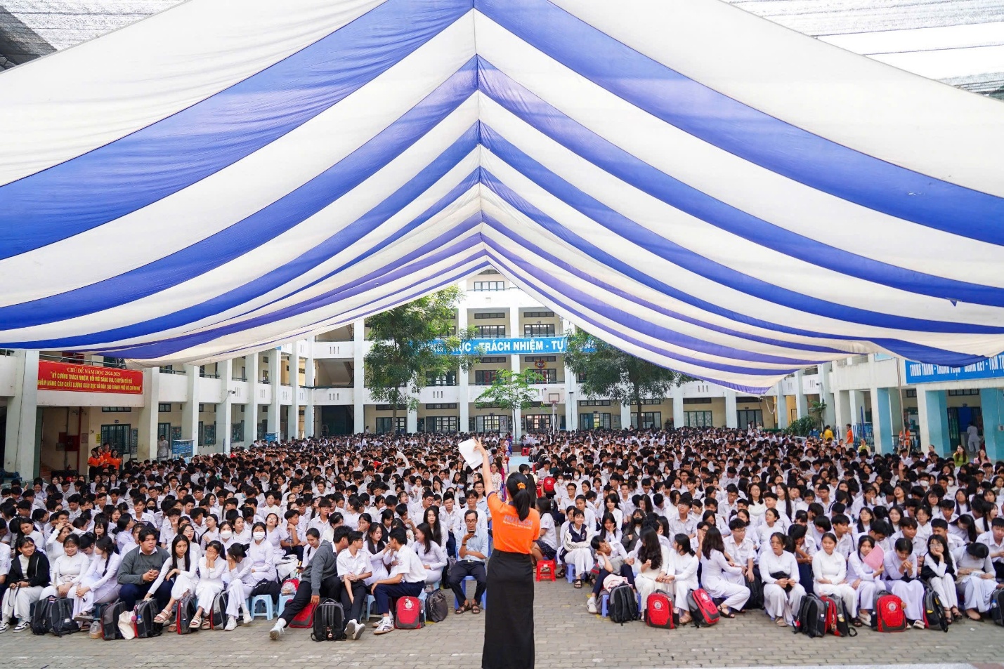 Cách học khác biệt của sinh viên Quan hệ công chúng HUTECH- Ảnh 1.