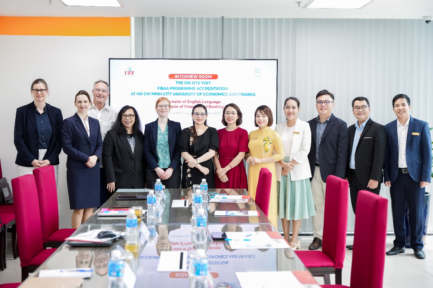UEF đạt chuẩn kiểm định quốc tế FIBAA hai ngành Tài chính - Ngân hàng, Ngôn ngữ Anh- Ảnh 1.
