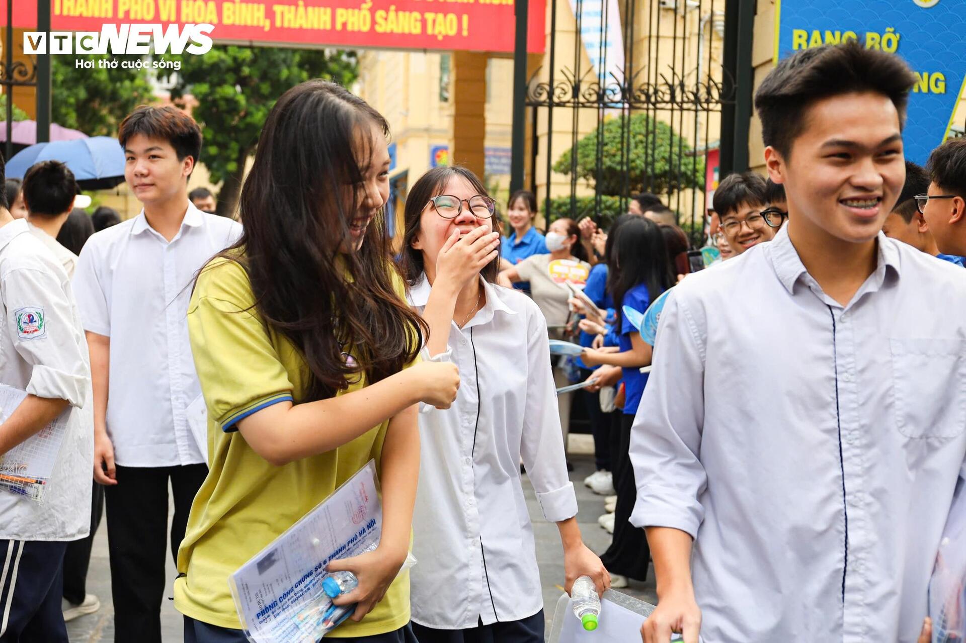 Thí sinh "vỗ ngực đôm đốp" tự tin đạt 9 điểm môn Văn tốt nghiệp- Ảnh 10.