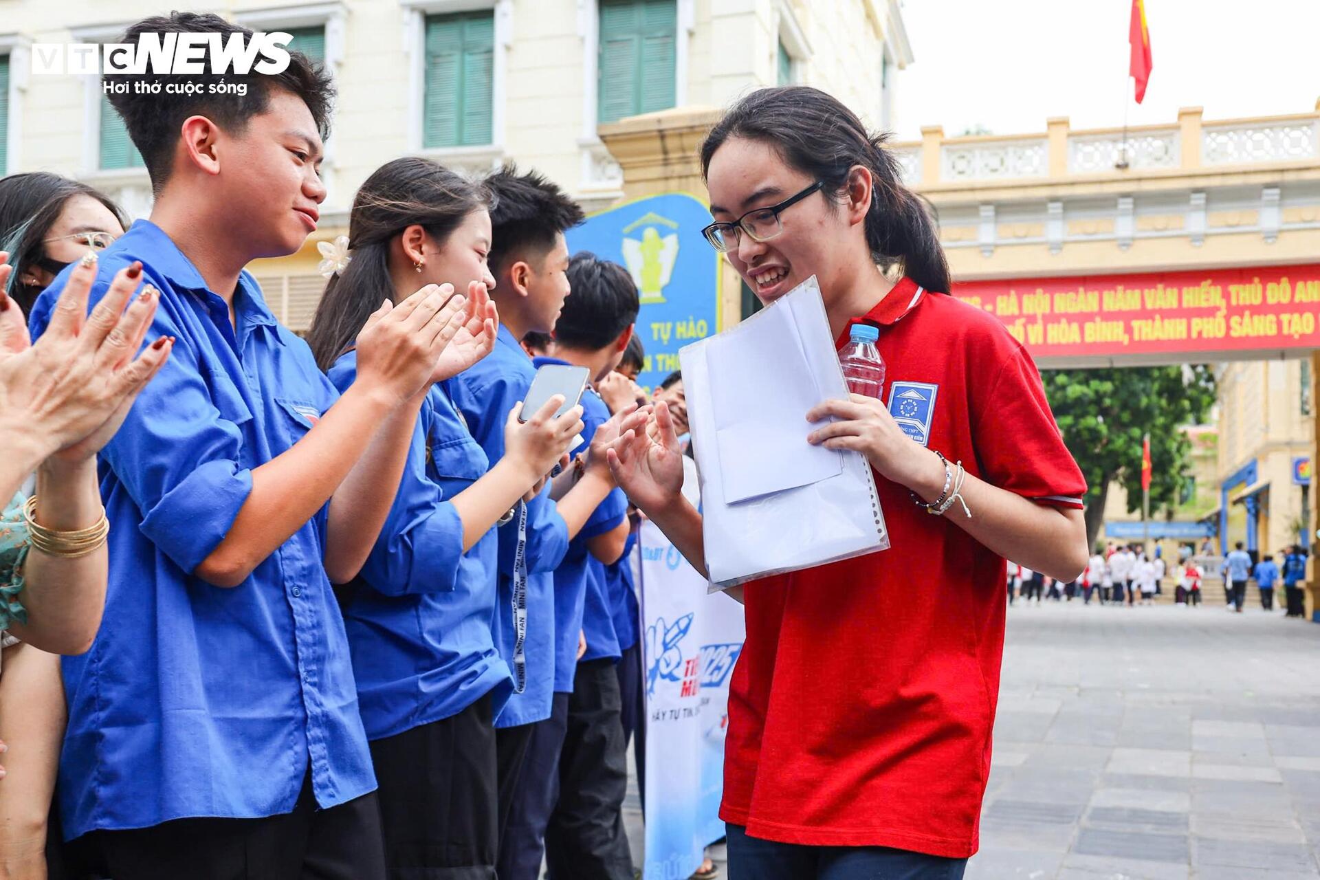 Thí sinh "vỗ ngực đôm đốp" tự tin đạt 9 điểm môn Văn tốt nghiệp- Ảnh 11.