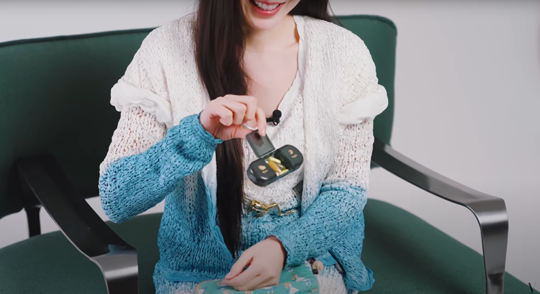 Một thứ rẻ bèo nhưng luôn được Son Ye Jin giữ khư khư trong túi xách- Ảnh 4.