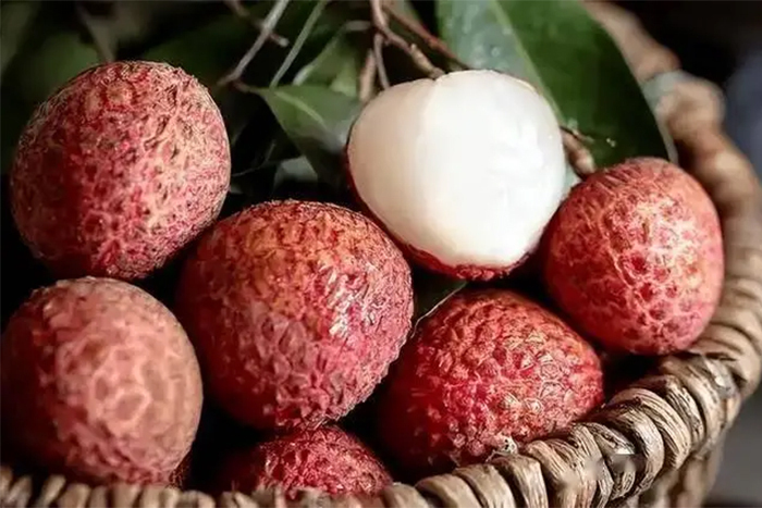 Vì sao ăn vải thiều luộc lại tốt hơn ăn trực tiếp?- Ảnh 1.