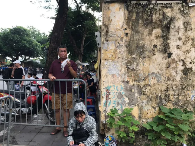 Sĩ tử, thầy chùa, chiến sĩ... những khoảnh khắc lặng người trong mùa thi tốt nghiệp- Ảnh 13.