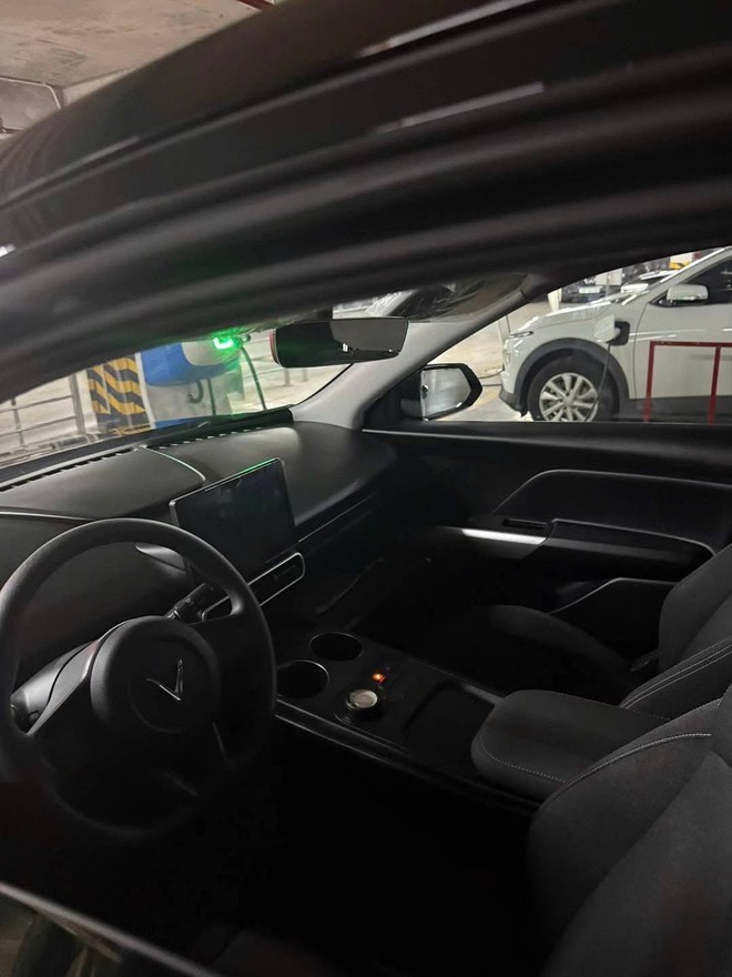 Lộ thêm ảnh thật nội thất VinFast Limo Green, một thứ "lấy" từ xe tiền tỉ?- Ảnh 4.