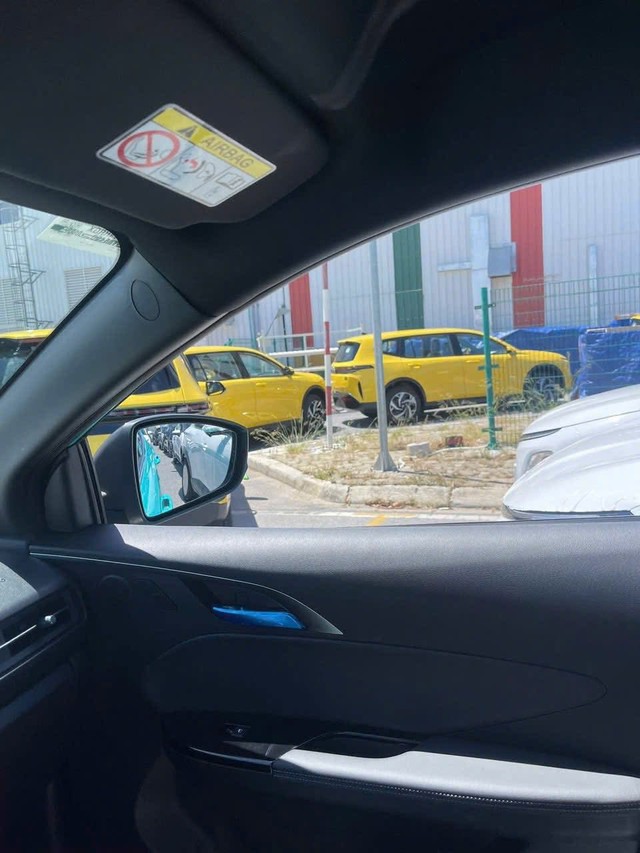 Lộ thêm ảnh thật nội thất VinFast Limo Green, một thứ "lấy" từ xe tiền tỉ?- Ảnh 10.