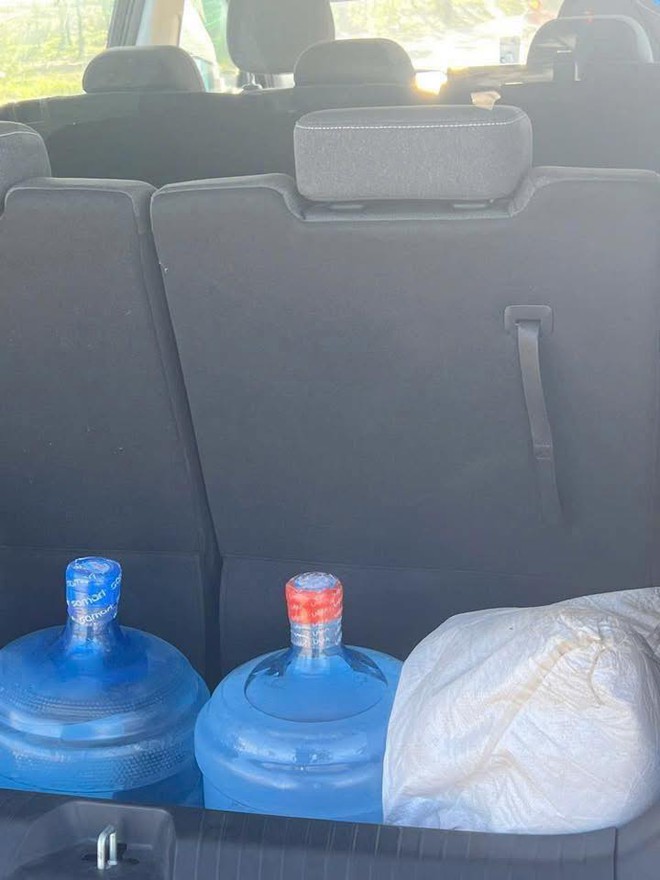 Lộ thêm ảnh thật nội thất VinFast Limo Green, một thứ "lấy" từ xe tiền tỉ?- Ảnh 2.