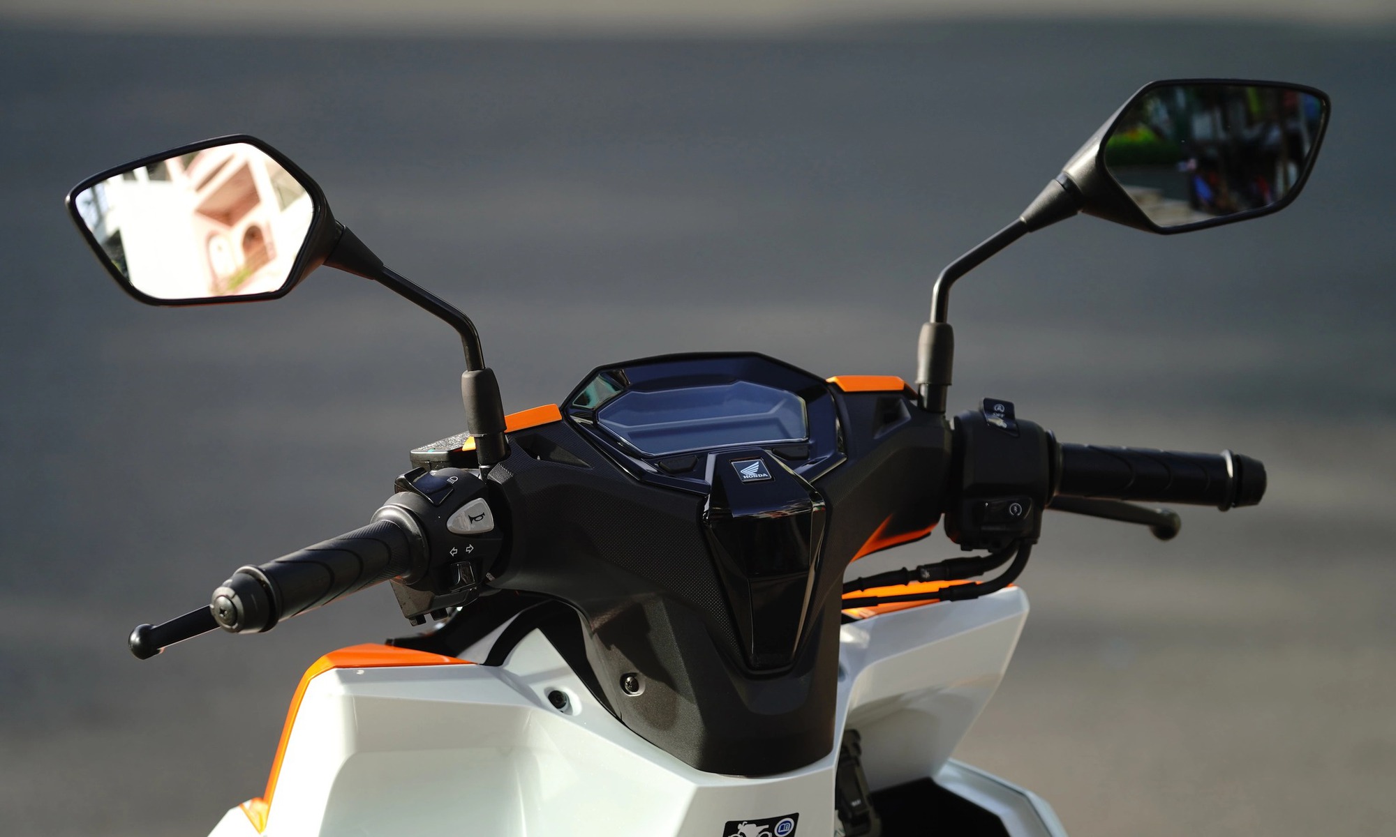 Honda Vario 160 Repsol Edition phiên bản giới hạn vừa ra mắt tại Việt Nam, giá hơn 80 triệu đồng?- Ảnh 5.