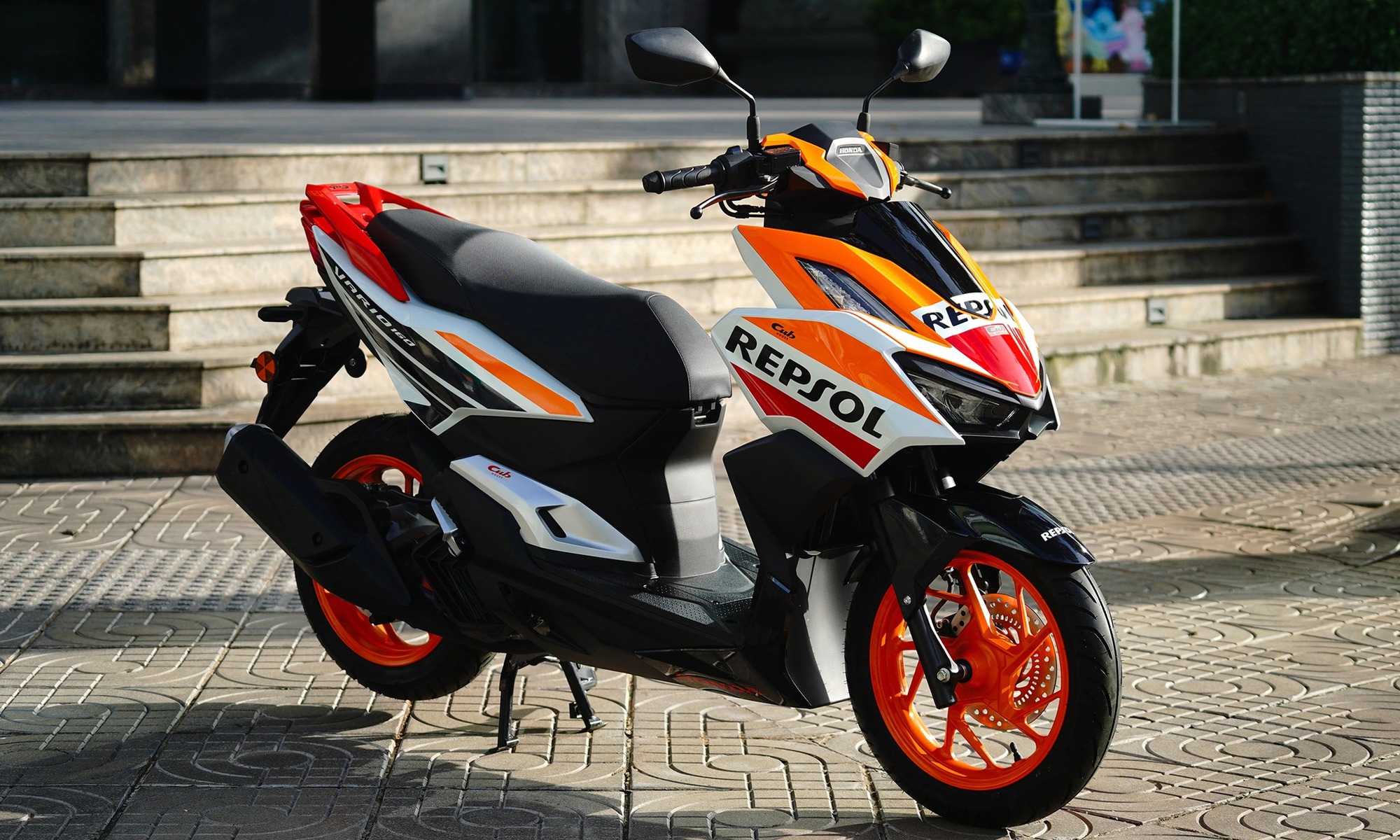 Honda Vario 160 Repsol Edition phiên bản giới hạn vừa ra mắt tại Việt Nam, giá hơn 80 triệu đồng?- Ảnh 1.