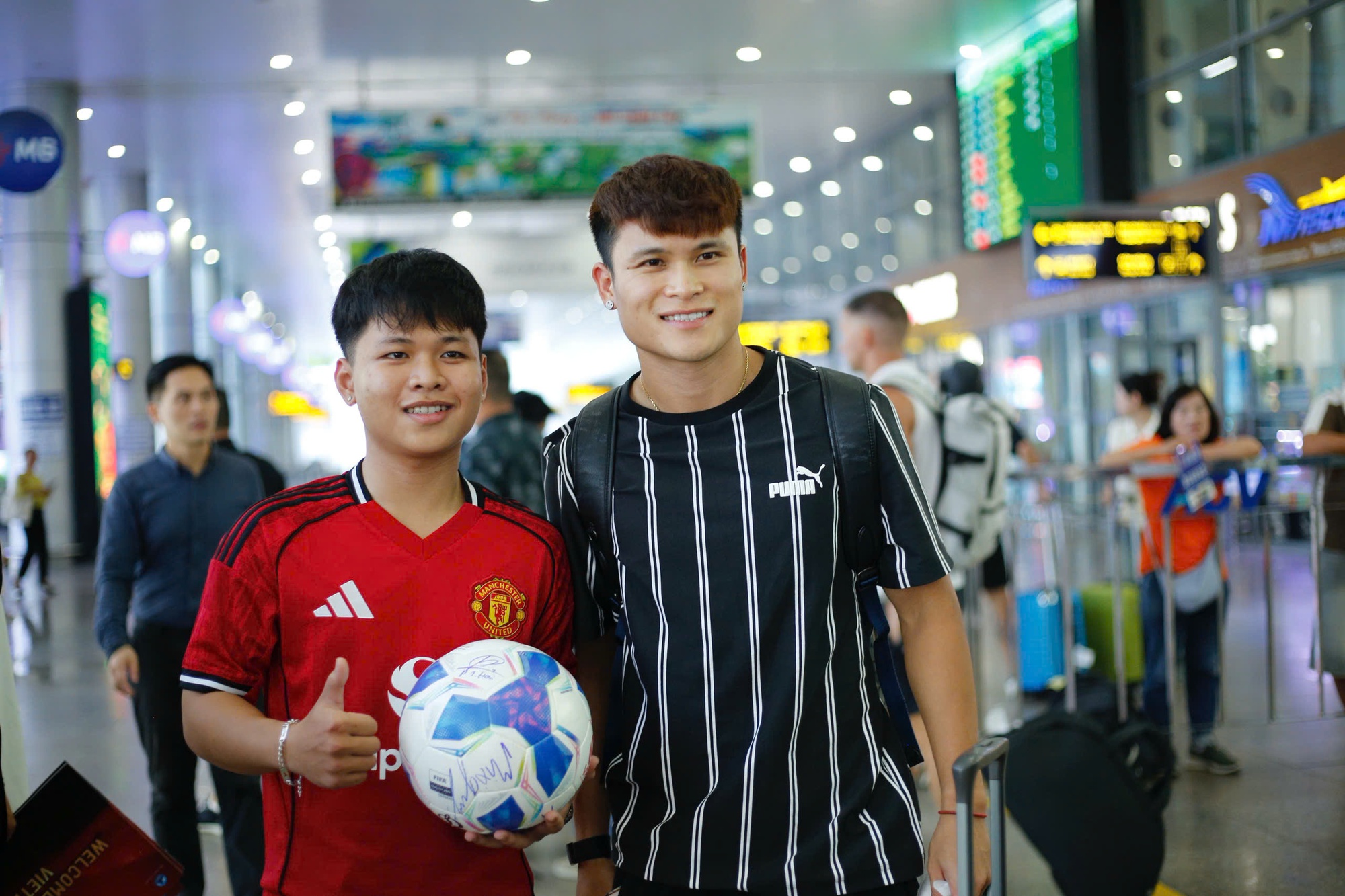 Xem MU đấu Vietnam All Stars hôm nay trên kênh nào, ở đâu?- Ảnh 6.