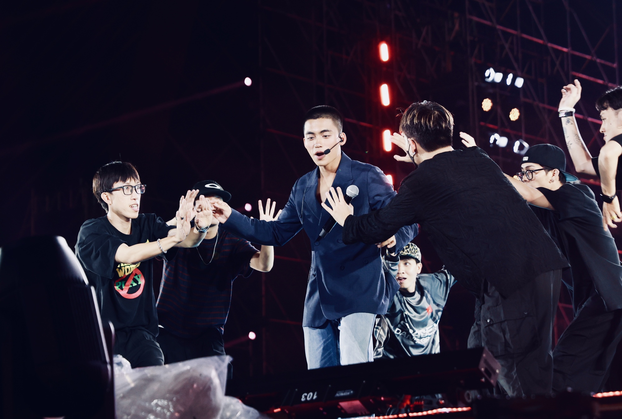 MONO lộ visual 