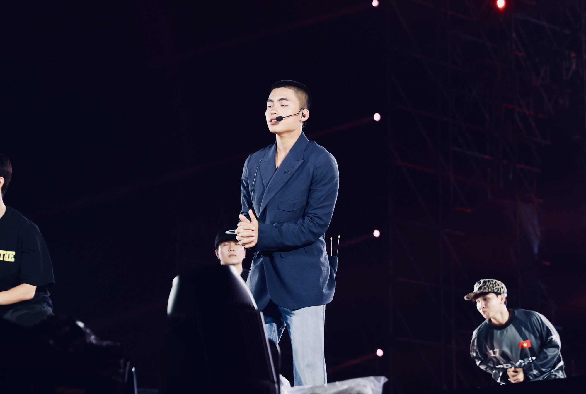 MONO lộ visual 