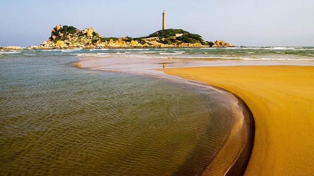 Nơi có cả biển và núi cách TP.HCM gần 200km: Nằm giữa biển nhưng không phải đảo, nước rút có thể đi bộ ra- Ảnh 2.