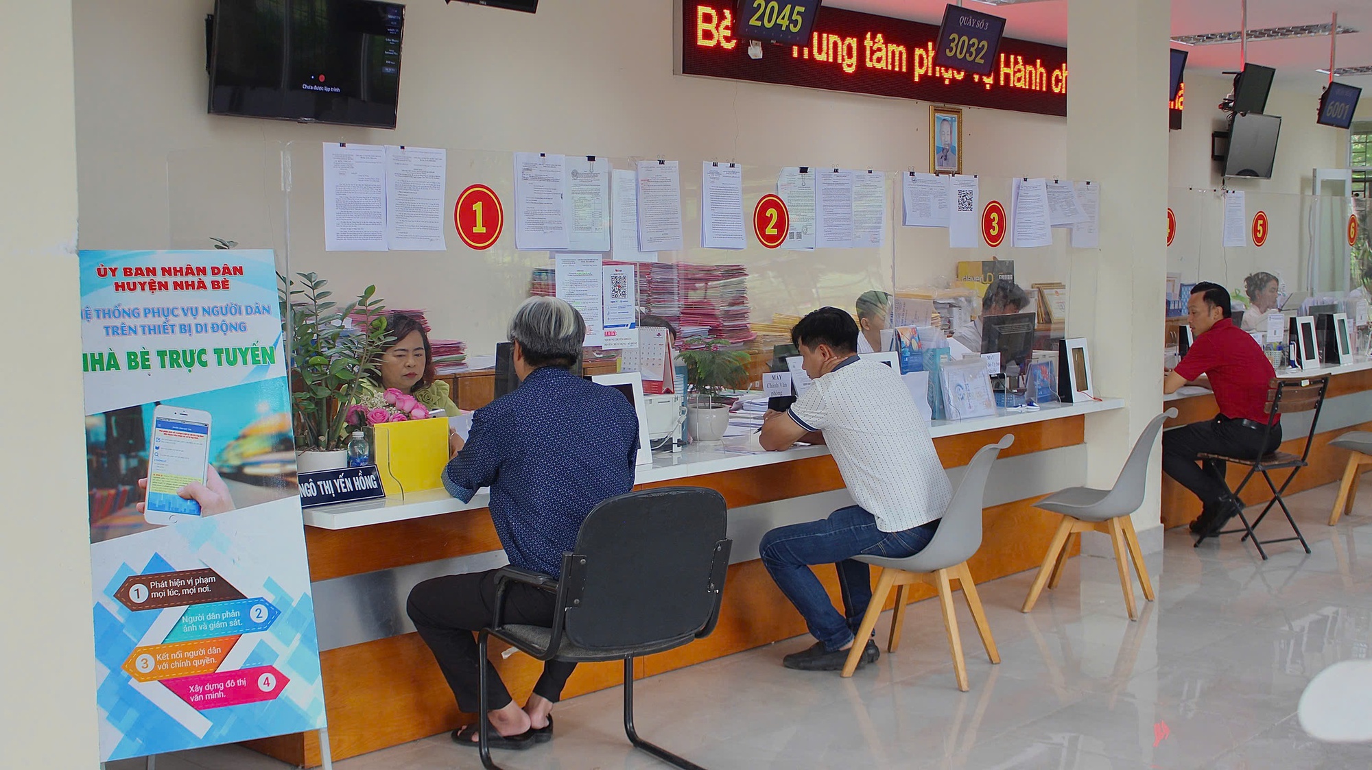 Những ngày cuối cùng của cấp huyện ở TP HCM- Ảnh 1.