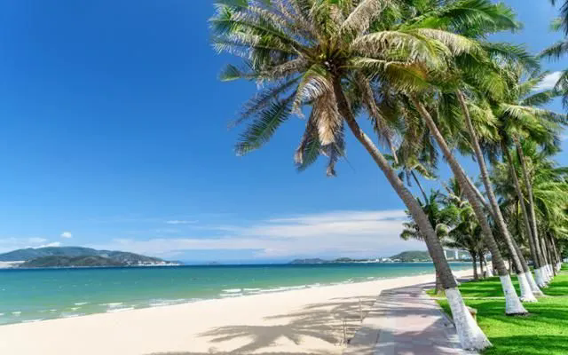 Một bãi biển tại thành phố Nha Trang, Khánh Hòa. (Ảnh: Getty Images)