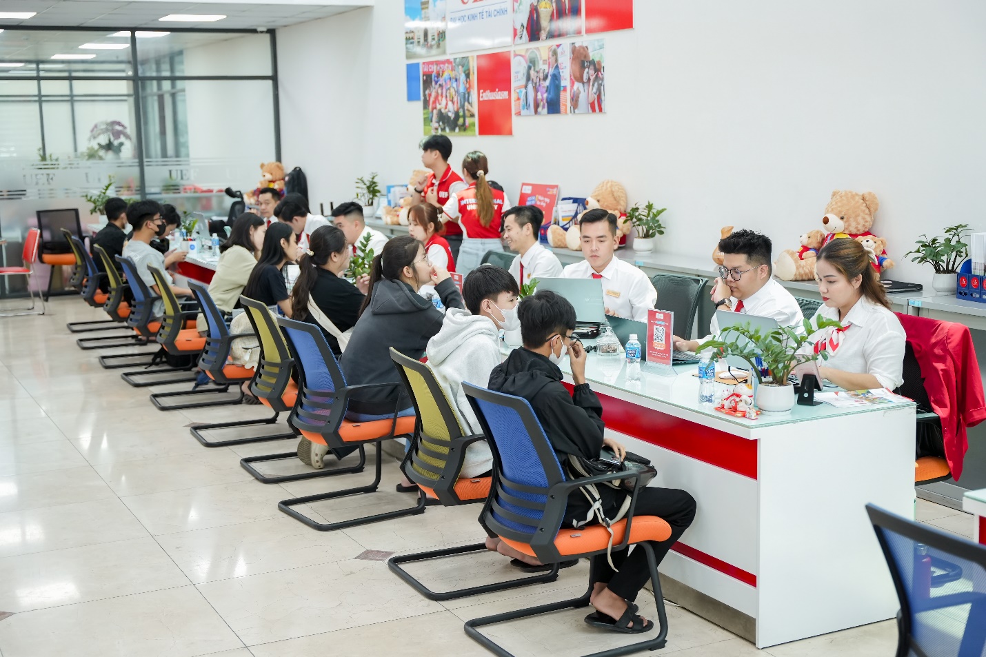 Điểm qua các ngành xu hướng thu hút nhiều thí sinh đăng ký học bạ tại UEF- Ảnh 1.