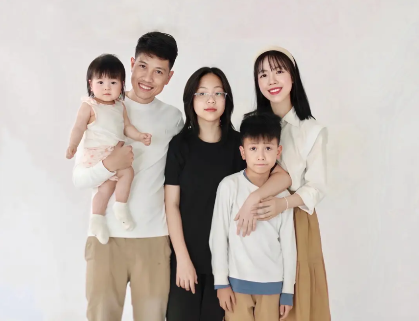 Di cư từ Hà Nội vào Nha Trang theo xu hướng, gia đình 5 người mua nhà 3 tầng 100m2: Vượt xa kỳ vọng- Ảnh 1. Di cư từ Hà Nội vào Nha Trang theo xu hướng, gia đình 5 người mua nhà 3 tầng 100m2: Vượt xa kỳ vọng- Ảnh 1.