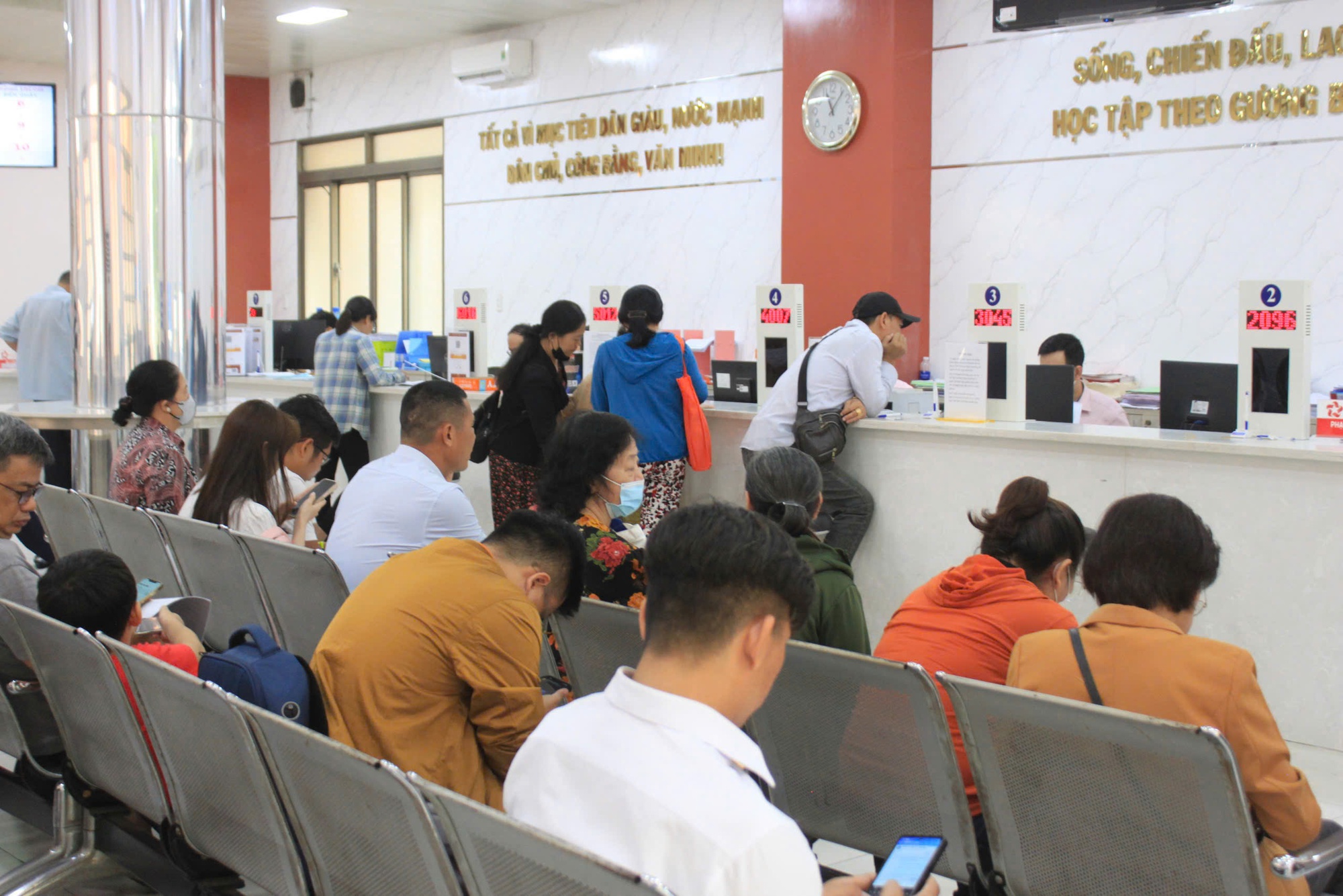 Những ngày cuối cùng của cấp huyện ở TP HCM- Ảnh 4.
