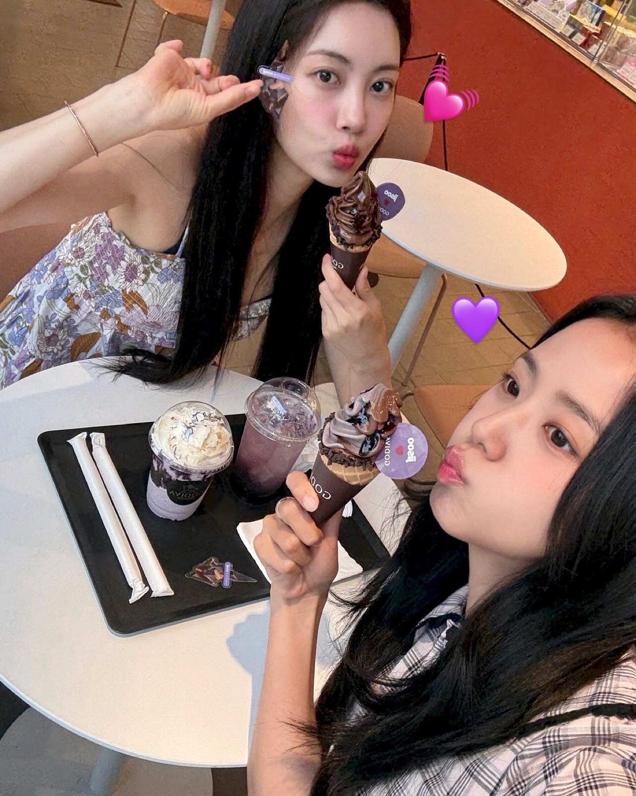 Jisoo (BLACKPINK) công khai cô bạn thân có quá khứ đáng sợ, fan tranh cãi lo ngại tột độ- Ảnh 2.
