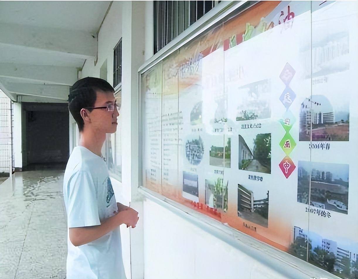 Nam sinh thi ĐH đạt thủ khoa tỉnh nhưng không trường nào chịu nhận, một trường top đầu thẳng thừng tuyên bố: "Sẽ không bao giờ nhận em này!"- Ảnh 2.