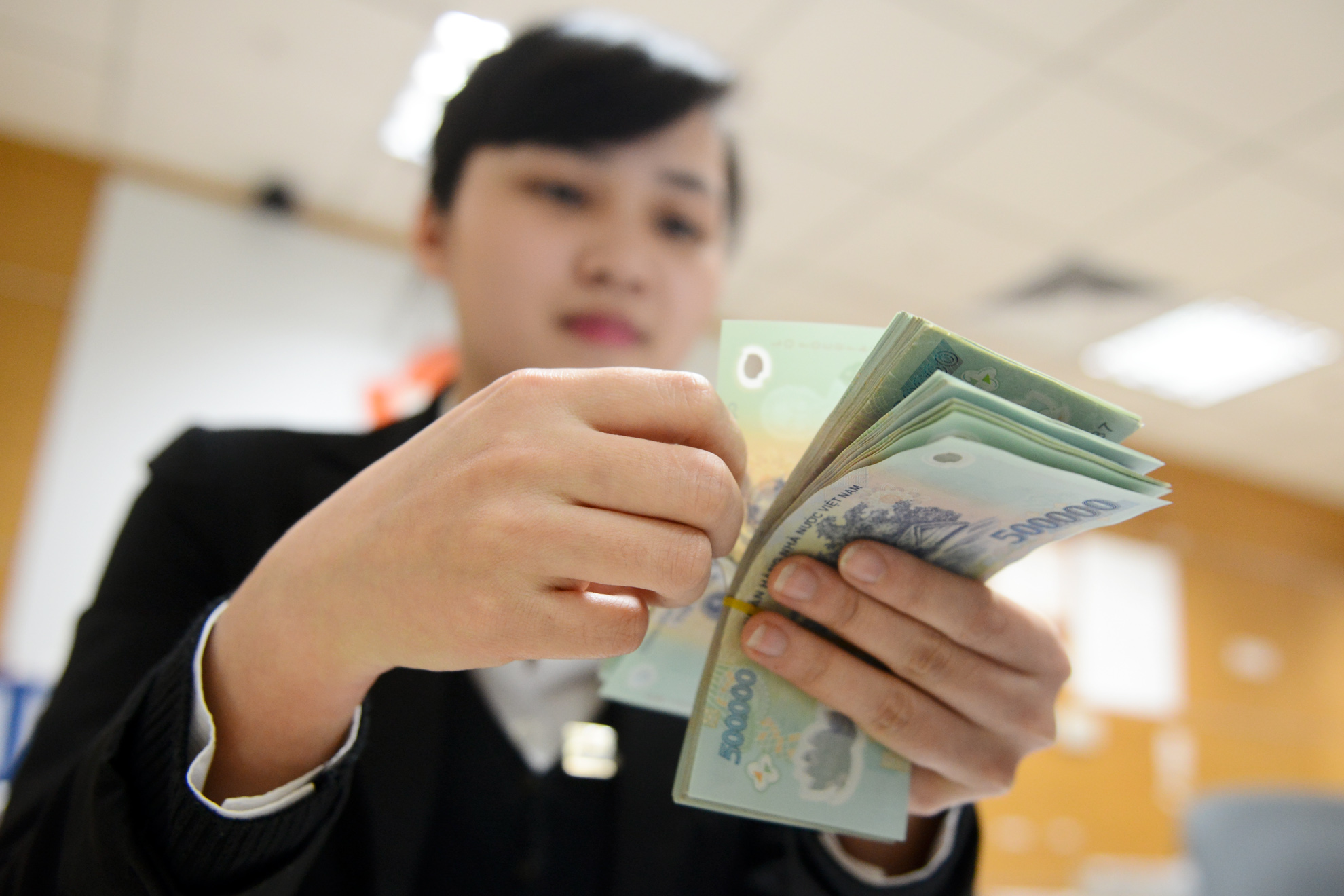 Từ 1/7, thanh toán tiền mặt có thể khiến bạn mất quyền lợi từ chính sách thuế, một thói quen cần thay đổi ngay!- Ảnh 1.